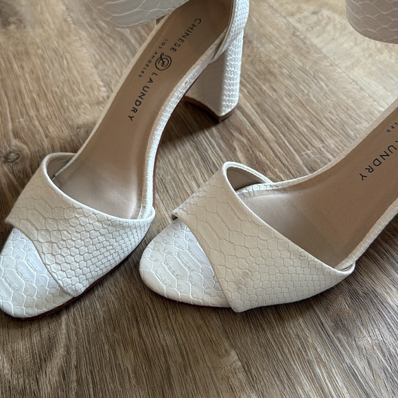 Chinese Laundry Textured White Heels - Picture 7 of 7